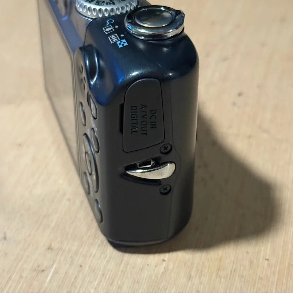 CANON PowerShot A1000 IS Digital Camera BROKEN-Won’t Turn On “Parts/Repair-Only”